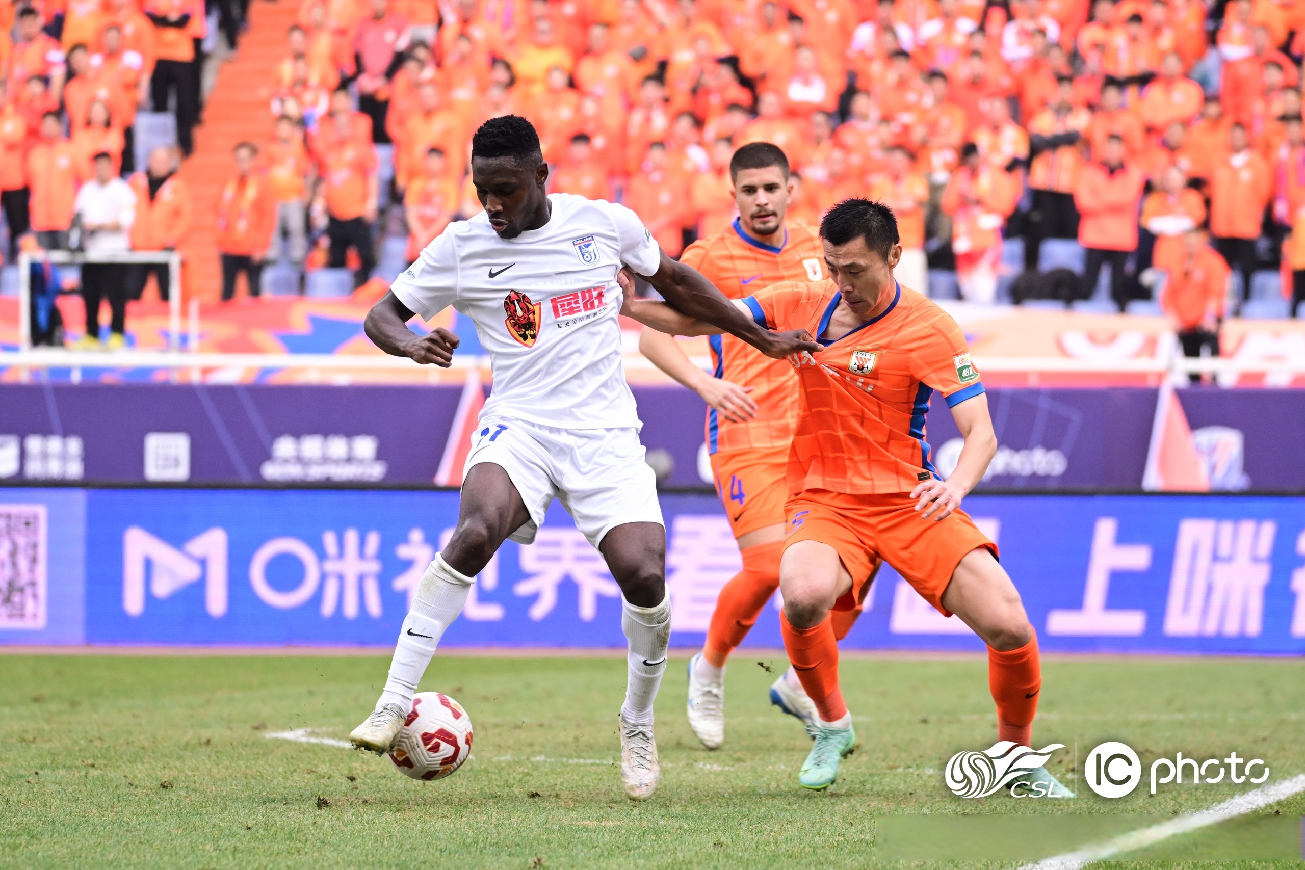 包含亚洲俱乐部足球盛事，激烈对决引发球迷狂热的词条